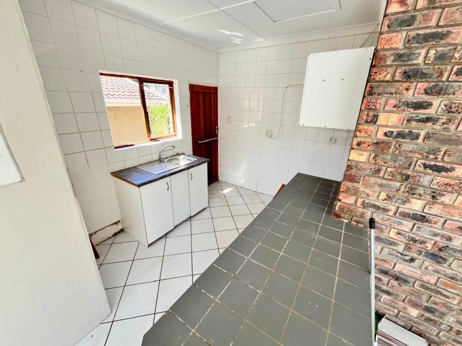 To Let 1 Bedroom Property for Rent in Dorchester Heights Eastern Cape